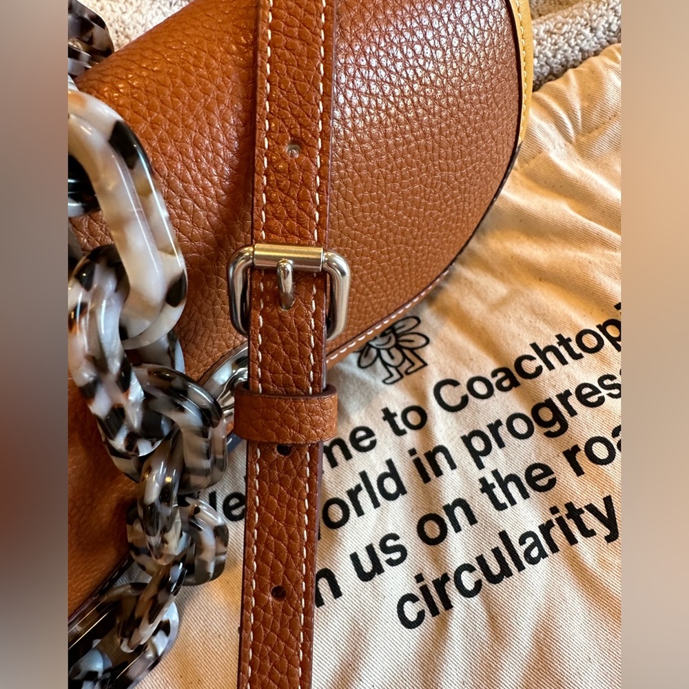 Wavy Dinky In Coachtopia Leather With Upcrafted Scrap Binding - Picture 10 of 13
